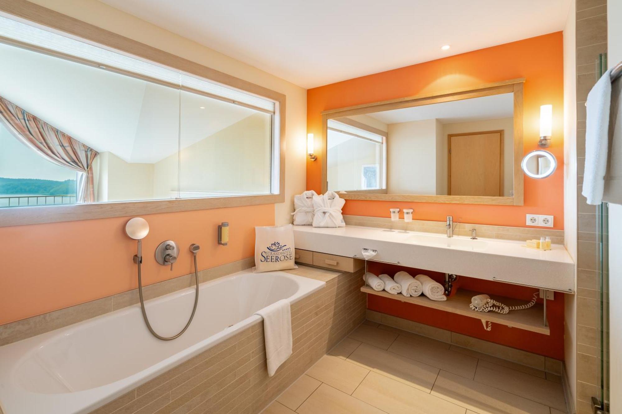 Strandhotel Seerose Kölpinsee Εξωτερικό φωτογραφία