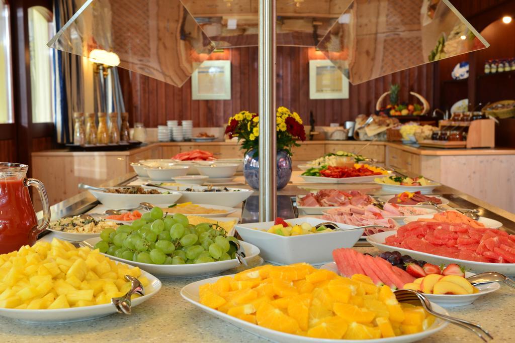 Strandhotel Seerose Kölpinsee Εξωτερικό φωτογραφία